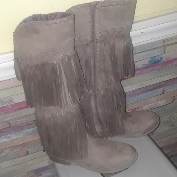 Justice Other - ❌SOLD❌EUC justice tall fringe boots tan 9